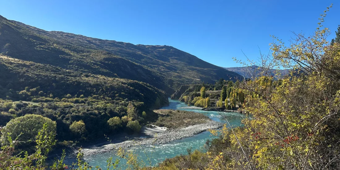 Scenic view of the Kawarau River in Central Otago on a Queenstown wine tour