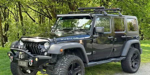 Luxury Jeep Rubicon used for Premium Queenstown Wine Tour in Central Otago