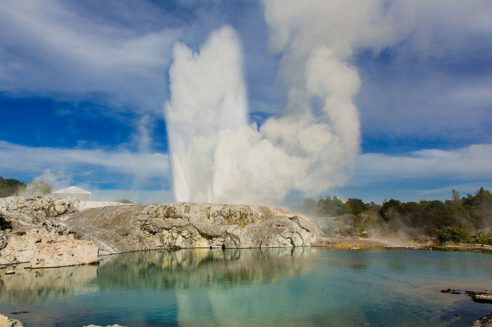 Pōhutu Geyser erupting in Te Puia geothermal valley, Rotorua, New Zealand