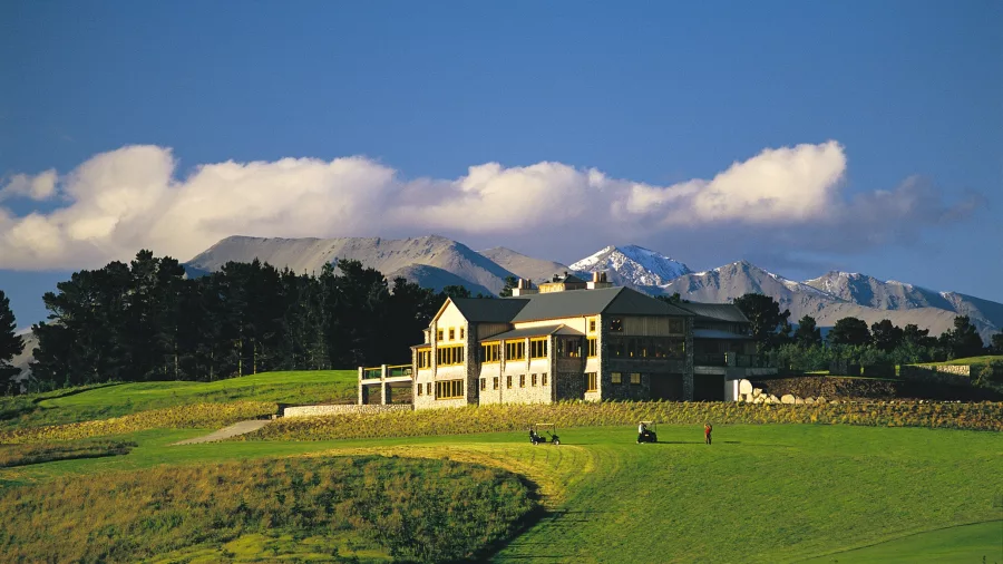Terrace Downs Resort with mountain backdrop in Methven, New Zealand