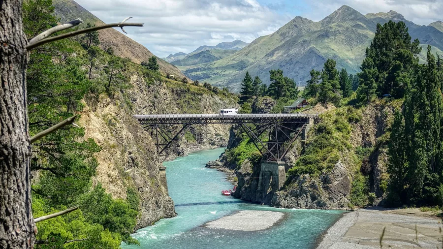 Waiau Gorge Bridge over turquoise river near Hanmer Springs