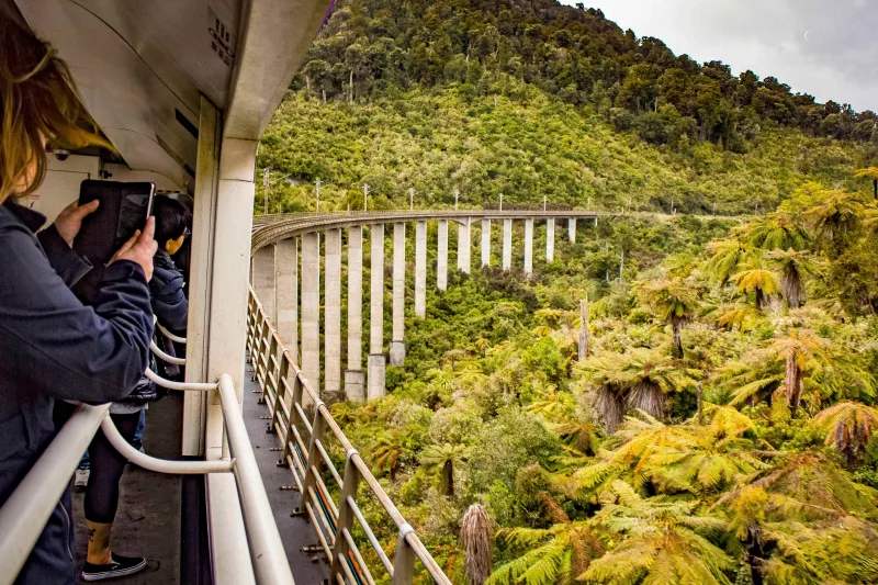 Northern Explorer train passing through the Hapuawhenua viaduct