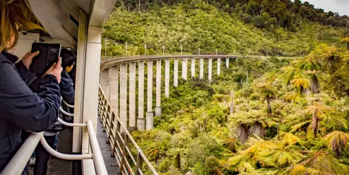 Northern Explorer train passing through the Hapuawhenua viaduct