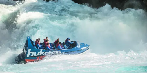 Huka Falls Jet approaching waterfall edge