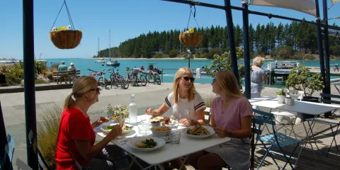 Outdoor dining at Jellyfish Restaurant and Bar, Mapua Wharf