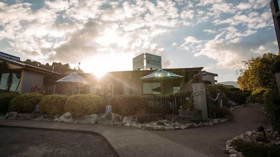 Hooked on Marahau Waterfront Cafe and Restaurant