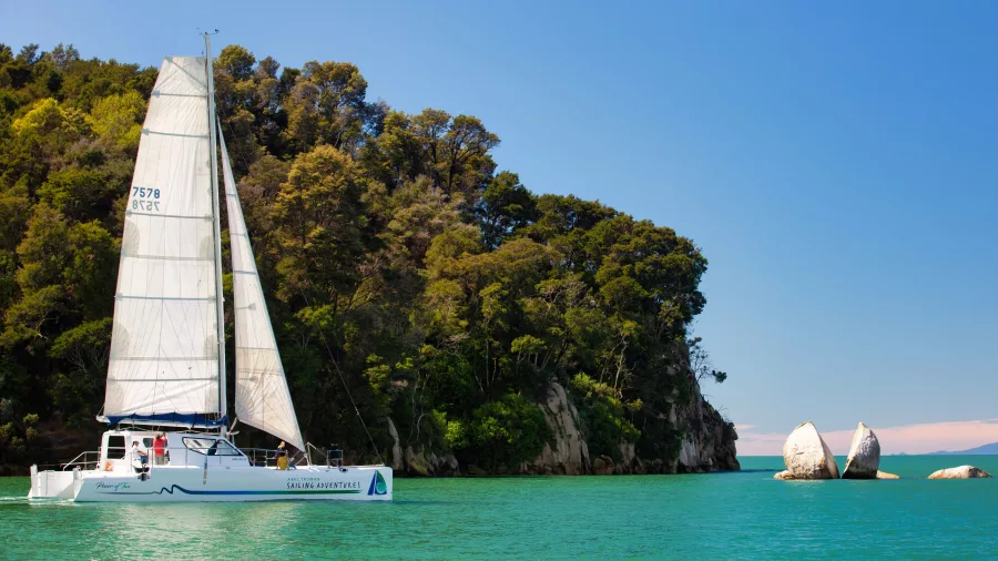 Sailing past Split Apple Rock with Abel Tasman Sailing Adventures