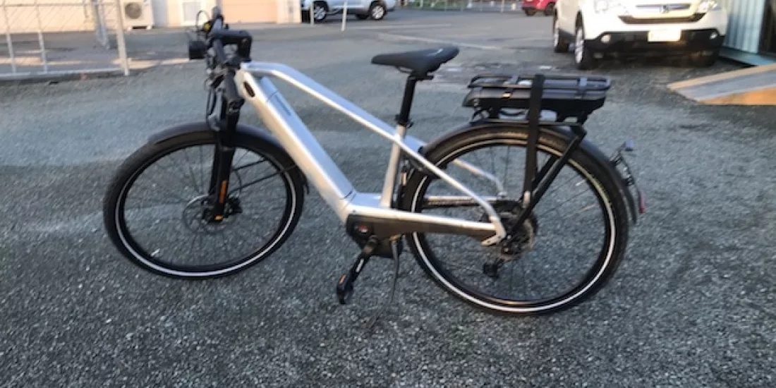 Extra large Scott Silencer premium e-bike parked outside Nelson Cycle Hire