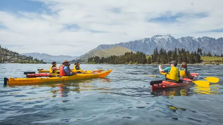 Guided kayak tour on Lake Wakatipu with views of the Remarkables in Queenstown