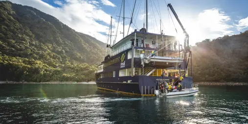 Milford mariner tender launch milford sound