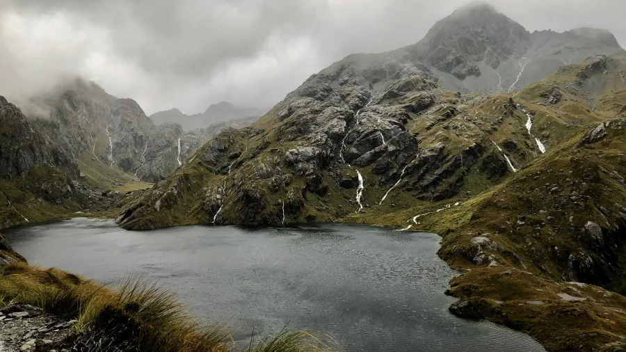 Lake Harris surrounded by mountains, Routeburn Track, Fiordland National Park