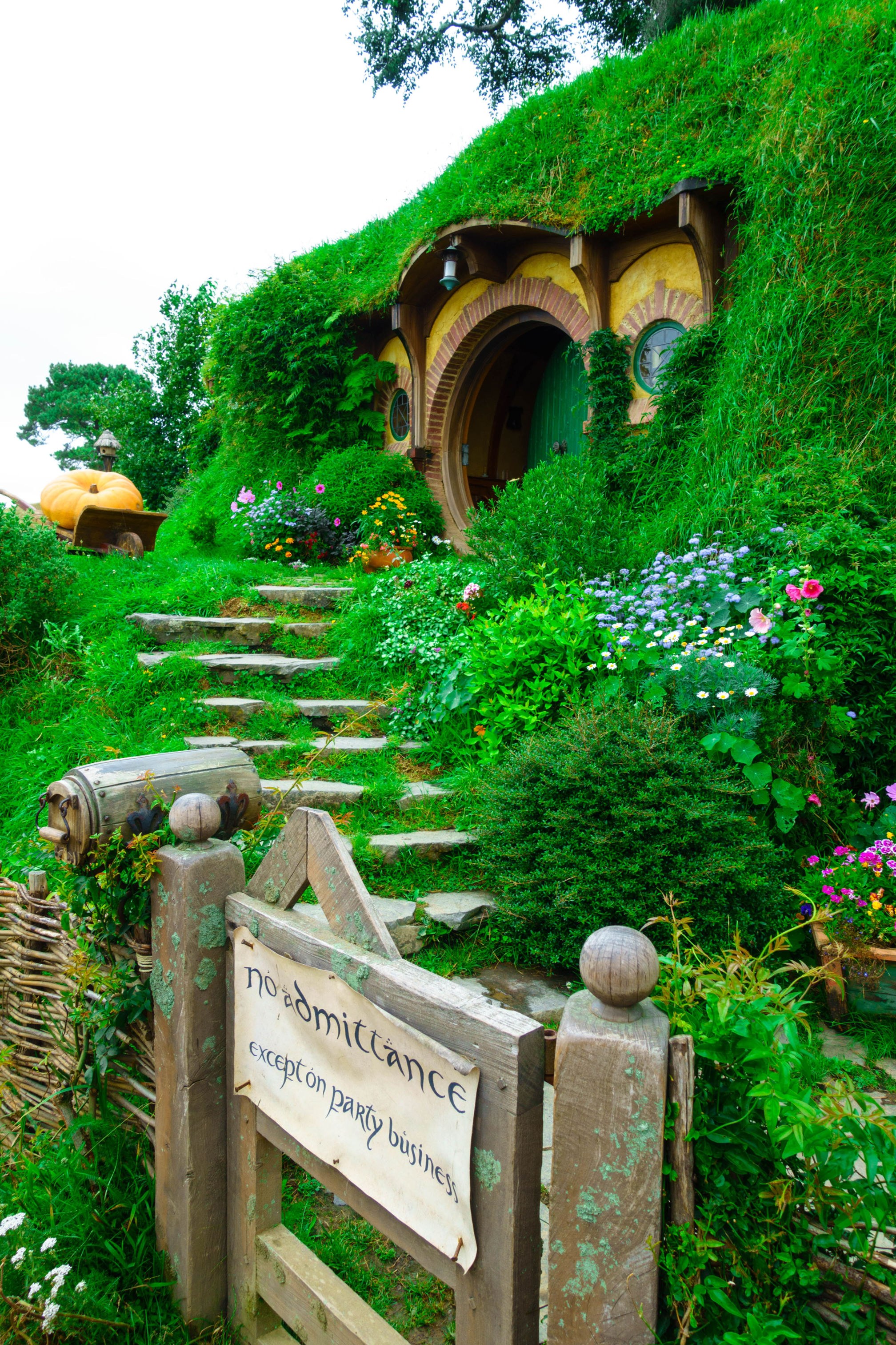 Hobbiton Movie Set